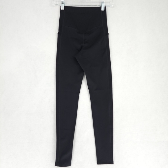 Girlfriend Collective Compressive High-Rise Leggings in Black - Picture 2 of 7